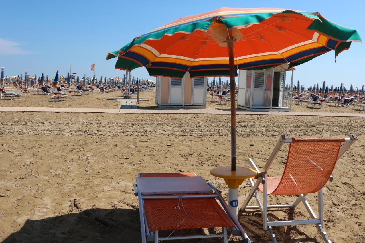 Condominio Zenith Bibione Eksteriør billede